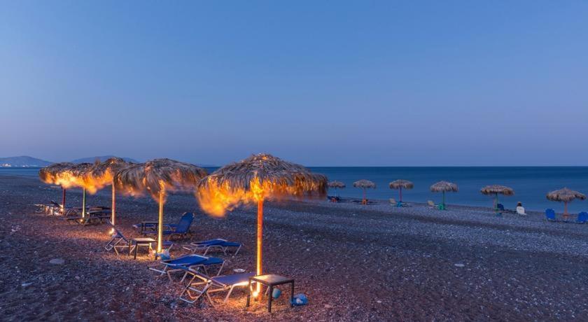 Cristelia Seafront & Pool Villa Lakhania Ngoại thất bức ảnh