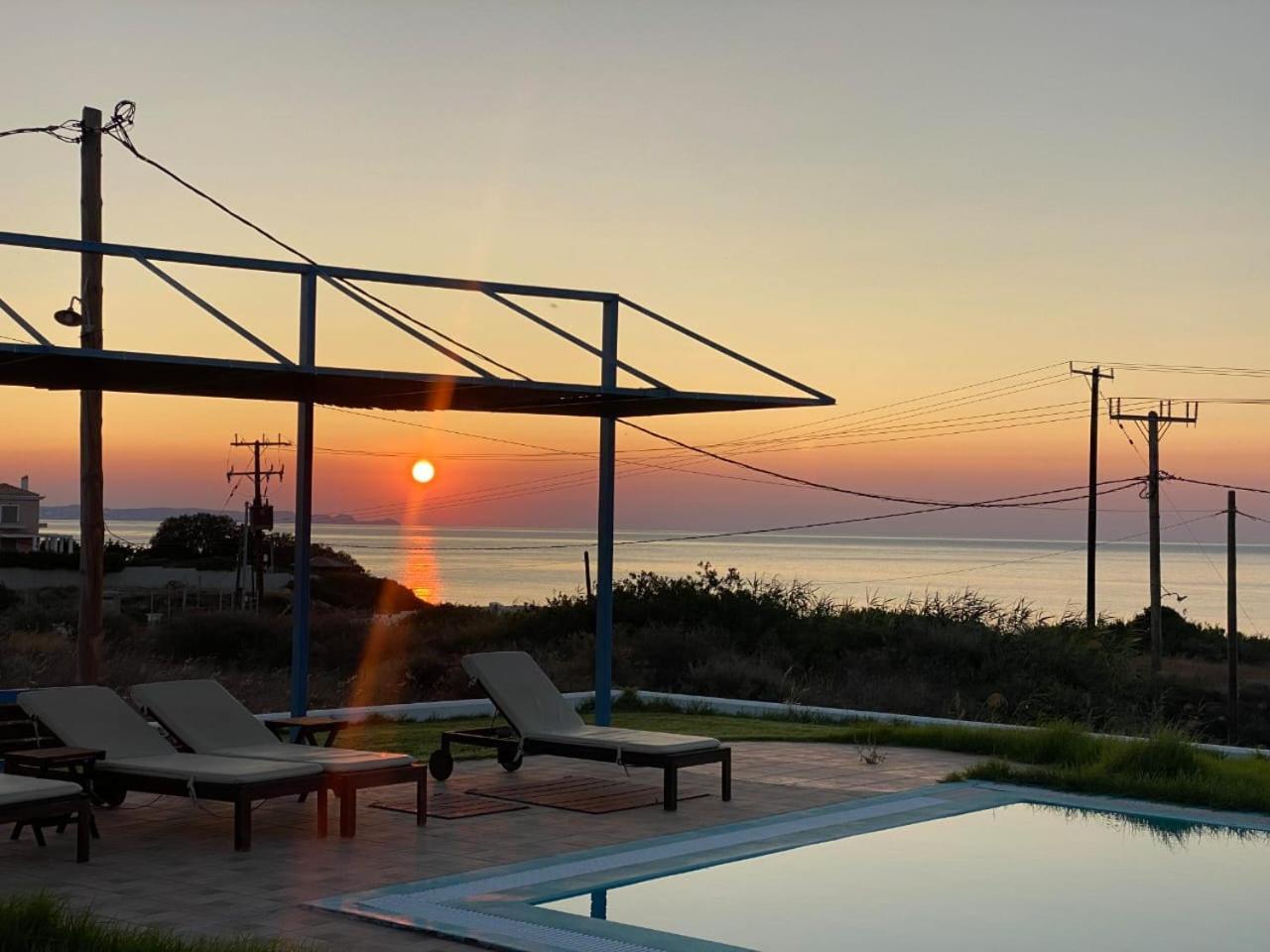 Cristelia Seafront & Pool Villa Lakhania Ngoại thất bức ảnh
